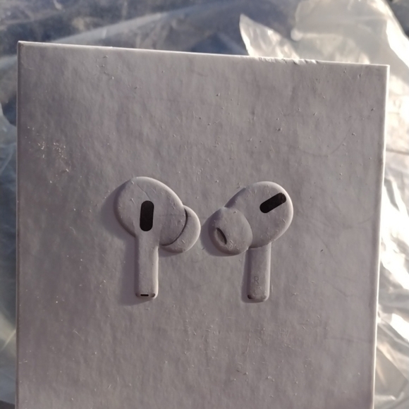 Apple AirPods Pro - White NWT - Picture 1 of 3